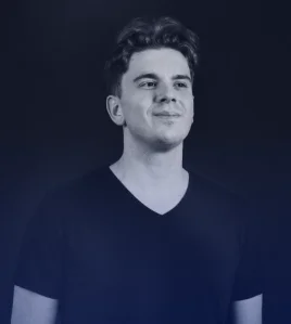Pracownik: Mateusz Szklarczyk